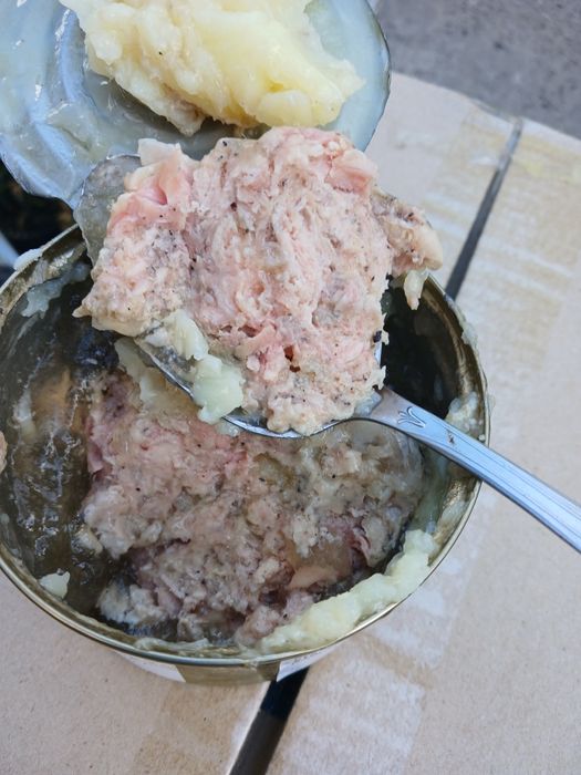 Куринная тушёнка в железной банке 525 грамм разный производитель