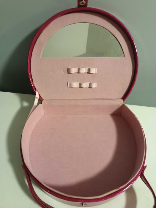 Torebka pudełko na biżuterię kosmetyczka