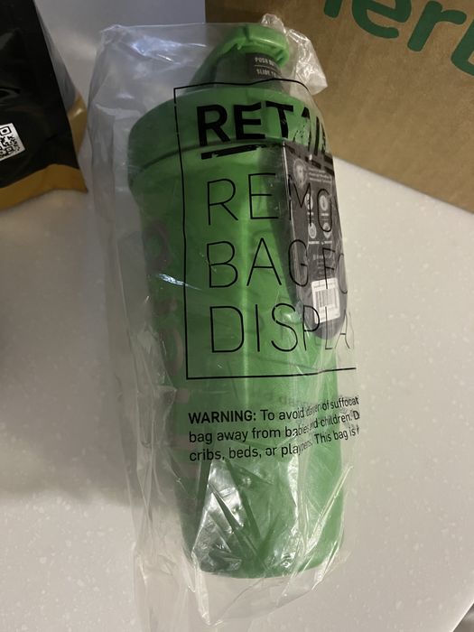 Бутылка для спорта шейкер  blender bottle