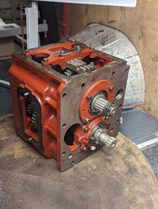 КоРоБка пеРедАч КПП мТз 80 82 Коробка перемены передач МТЗ-80  892 952