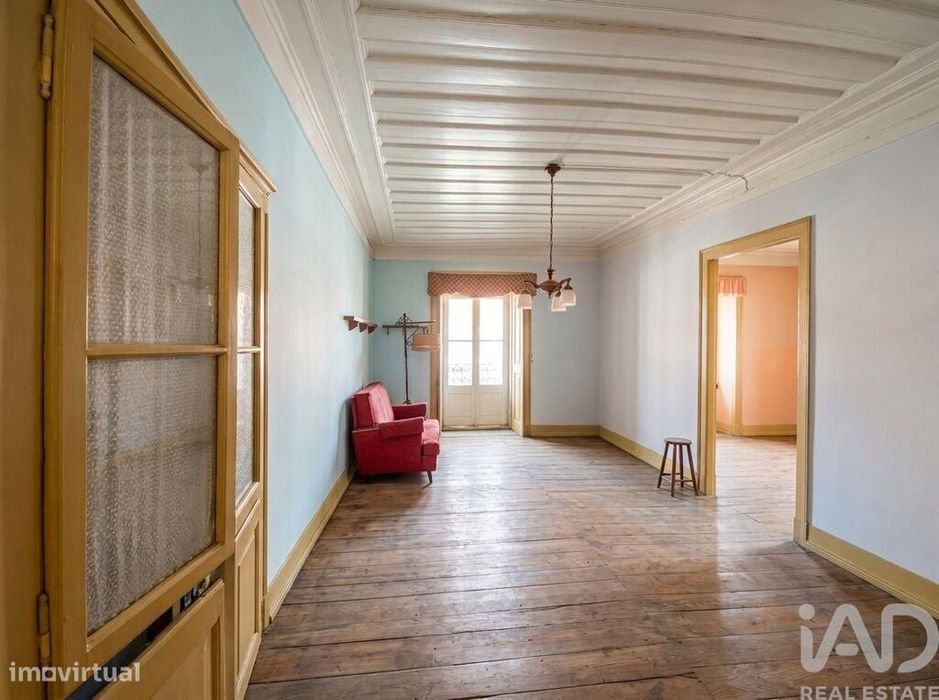 Ateliê T4 em Alcobaça e Vestiaria