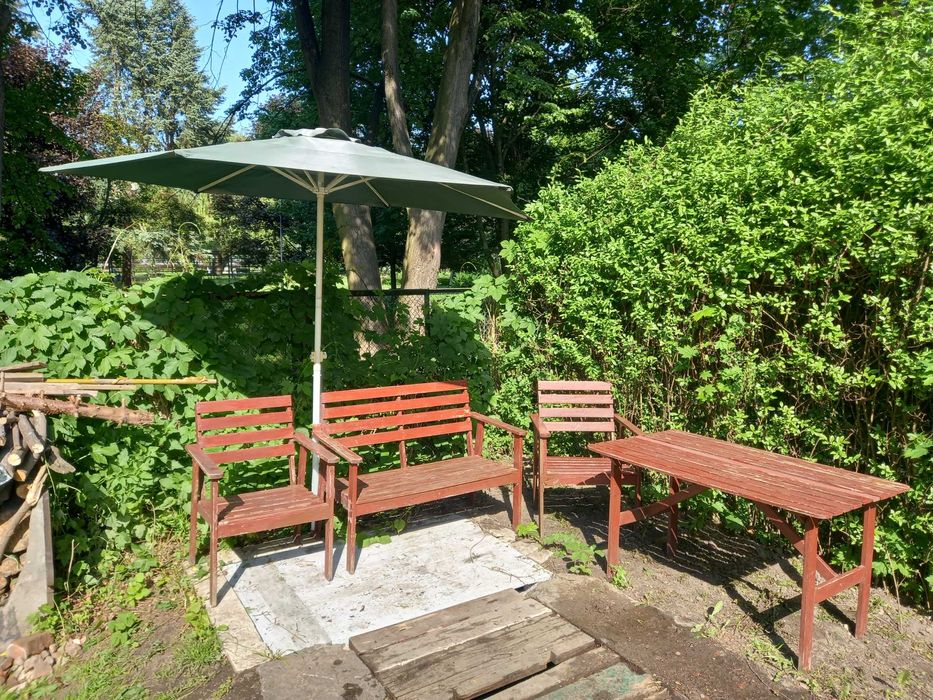 Meble ogrodowe Drewniane Parasol Zestaw Brąz Nysa