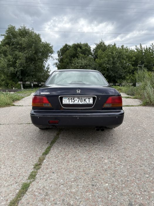 Honda Legend.