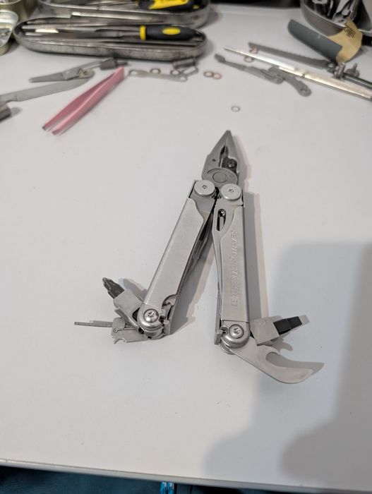 Leatherman wave.