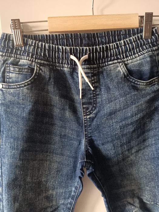 Spodnie jeansowe- joggery chłopięce r. 134