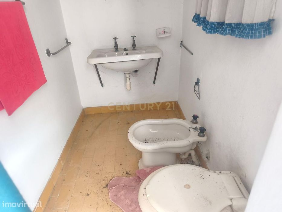 Espaçosa Propriedade para Recuperação em Elvas, Portalegre