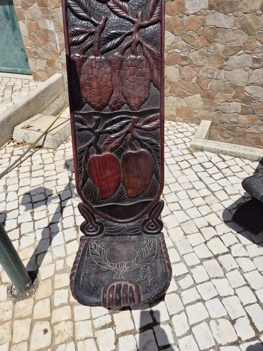 Conjunto de cadeiras e mesa