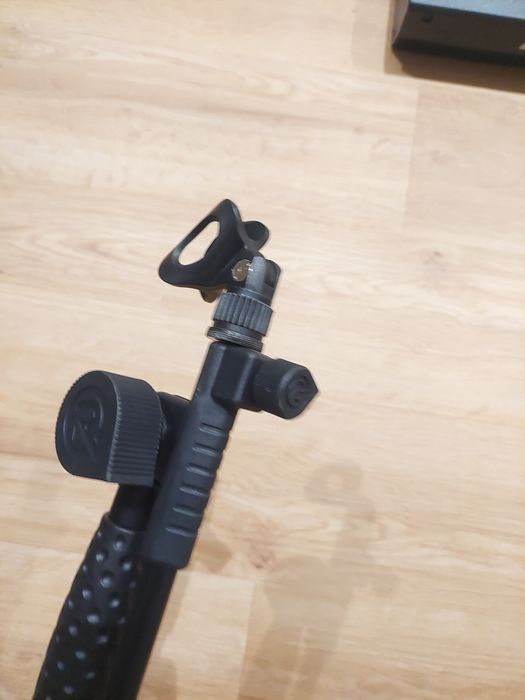 Suporte de Microfone Roadworx com Braço Articulado