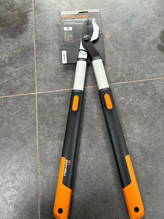 NOWY Sekator Teleskopowy Fiskars SmartFit L86