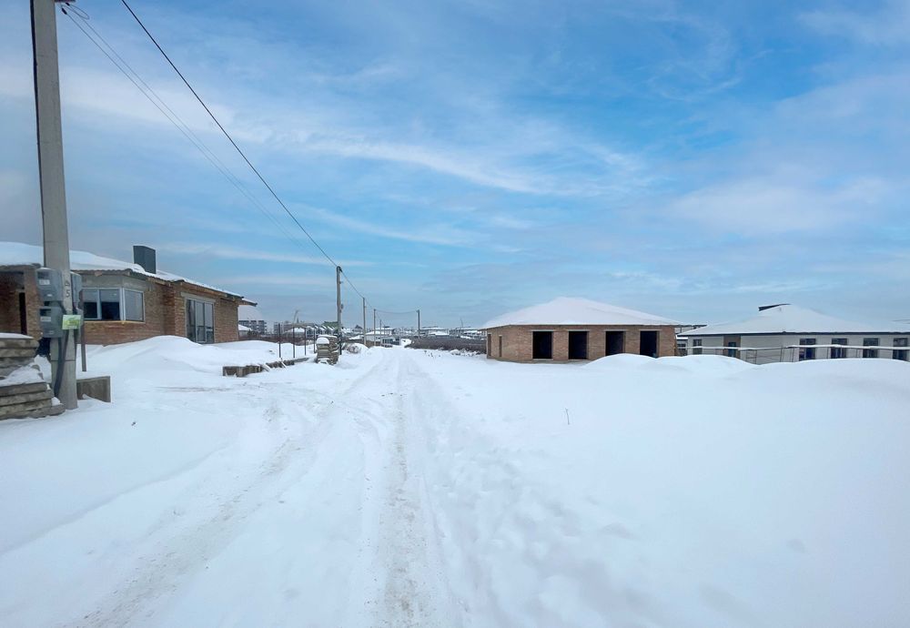 Котедж в районі Льонокомбінату. Дві спальні та кухня-вітальня