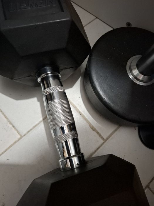 Barra Peso Fixo 20Kg BOOMFIT + Halter 15kg Newfit de musculação