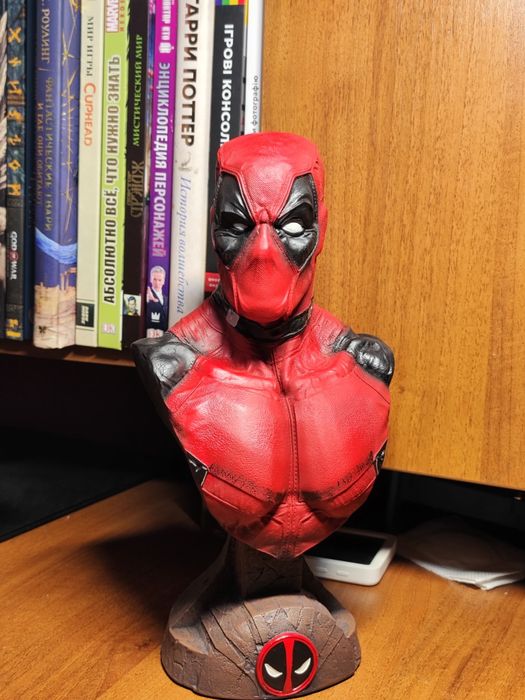 Коллекционная бюст-статуэтка Deadpool 1/3