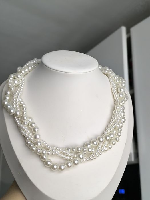 Nowy naszyjnik cztery warstwy perełek elegancki a la kolia