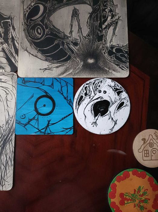 Bases de Madeira, arte original