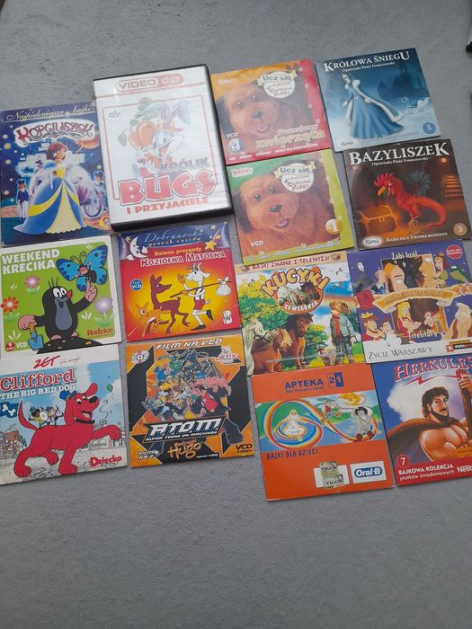 28 szt. różnych bajek na płycie dvd