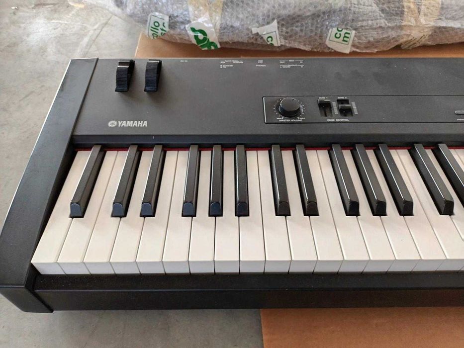 Yamaha CP33  Stage Piano de palco muito bom estado