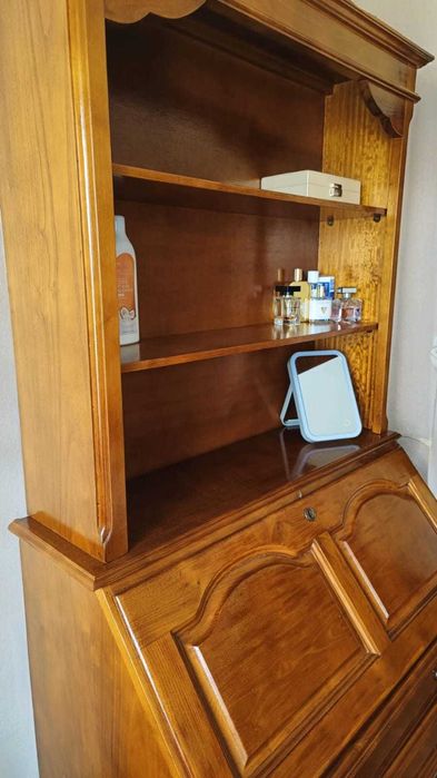 Conjunto quarto, cama e móvel com estante