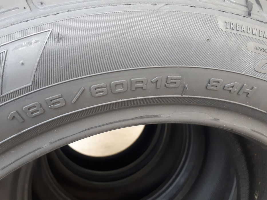Quatro pneus novos Dunlop 185/60 r15 84H
