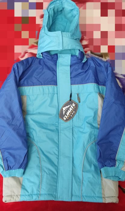 Куртка нова, осінь-весна.