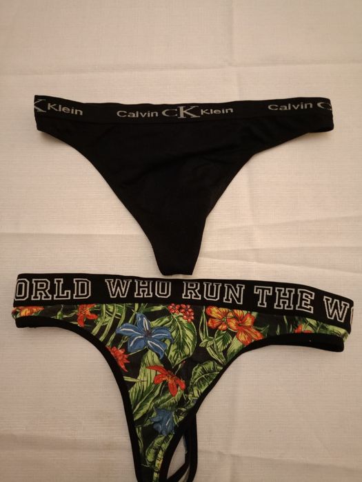 Firmowe stringi w zestawie 2sztuki.