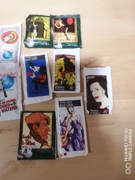 16 pacotes de açúcar cheios