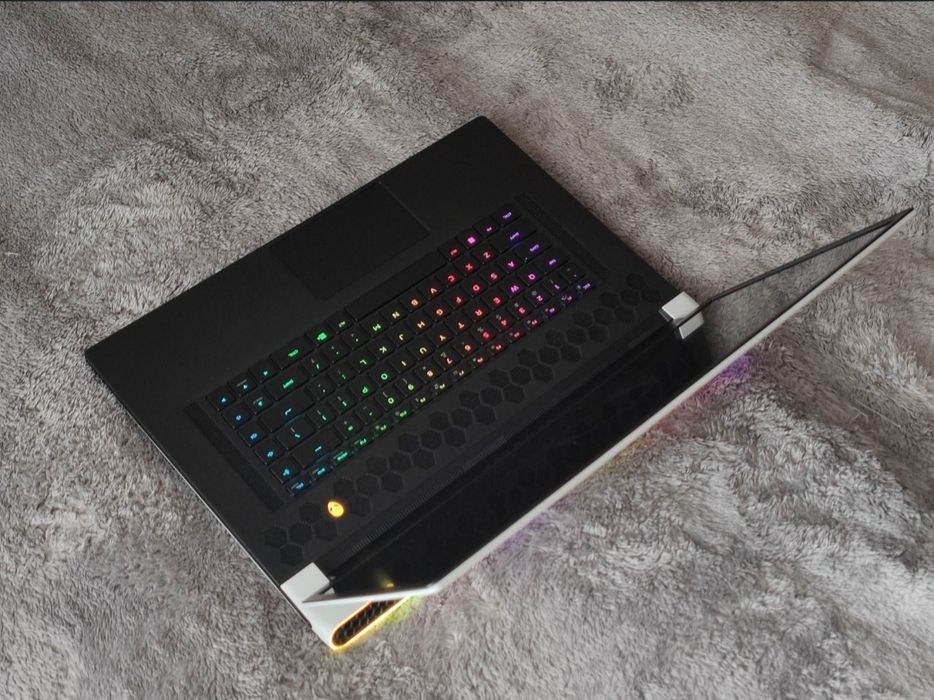 Dell Alienware x17 r1 rtx3080 16gb 1tb топовий ігровий ноутбук laptop