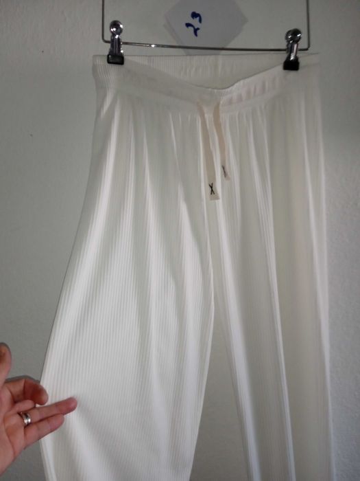 Calcas brancas finas