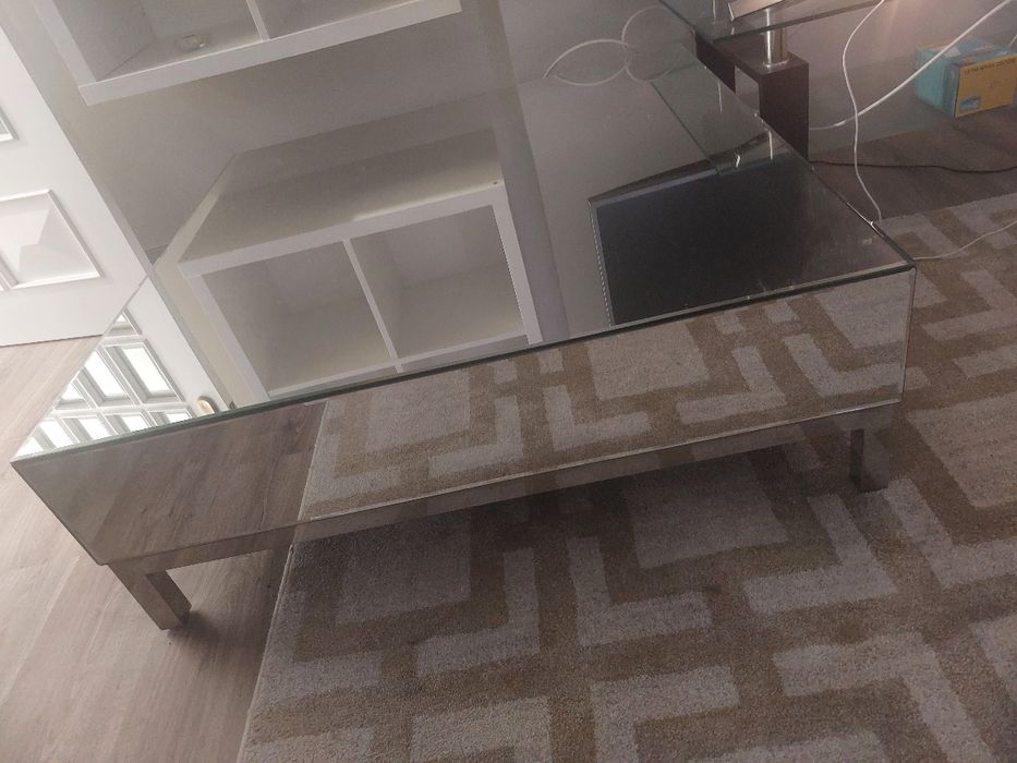 Mesa de centro em espelho