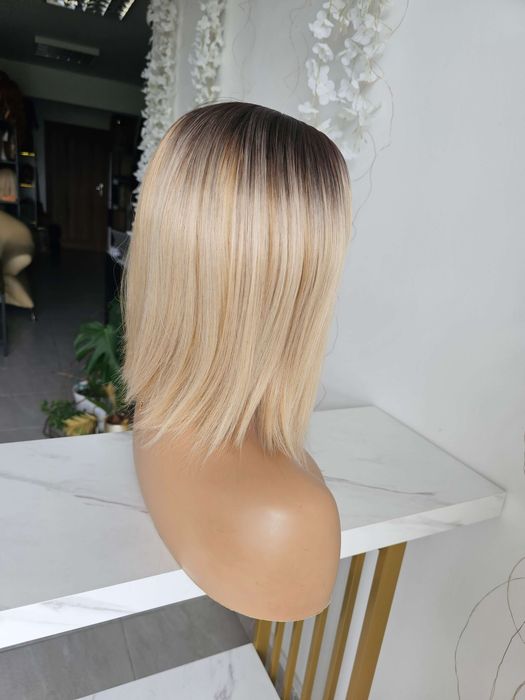 Peruka Eli blond bob z odrostem i grzywką  naturalna gęstość  SH-181