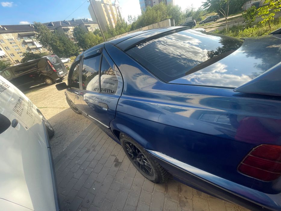 Автомобілі продаж 2300