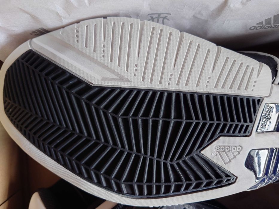 Adidas T mac 3 restomod magic 8 ball us11 маломірять