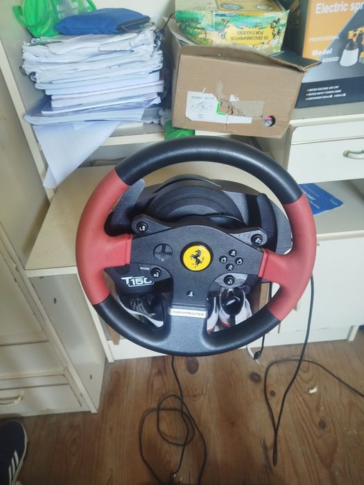 Volante thurustmaster t150