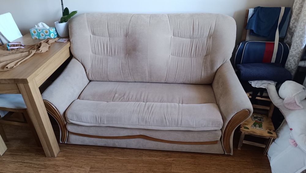 Sofa 165 cm szerokosc okolo 100cm z funkcja spania 120x200