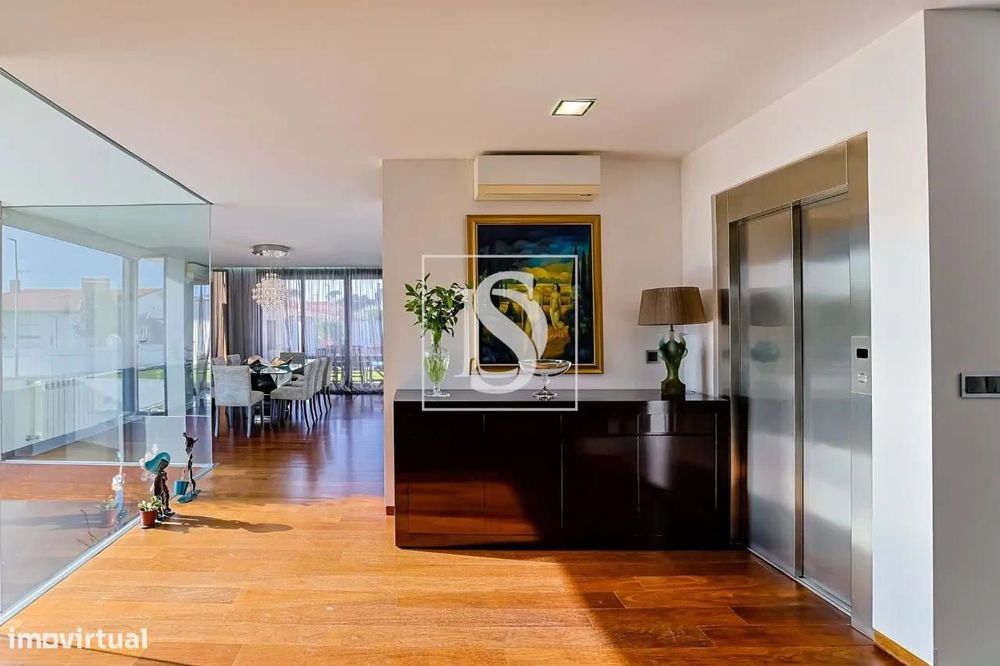 Moradia de Luxo, T4, com piscina e vista mar desde o terraço