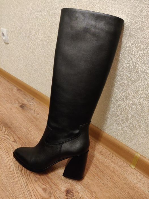 Кожаные сапоги демисезонные