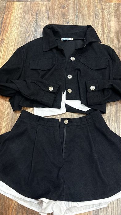 Костюм юбка шорти вельветовий, та костюм в рубчик