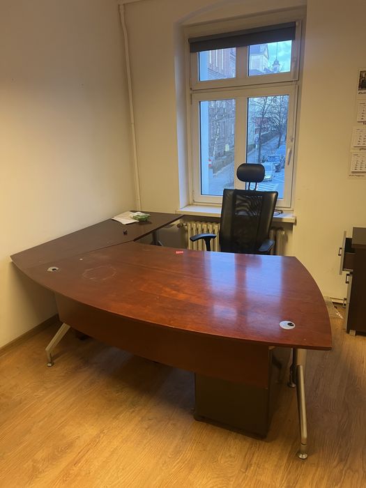 Biurko drewniane i fotel