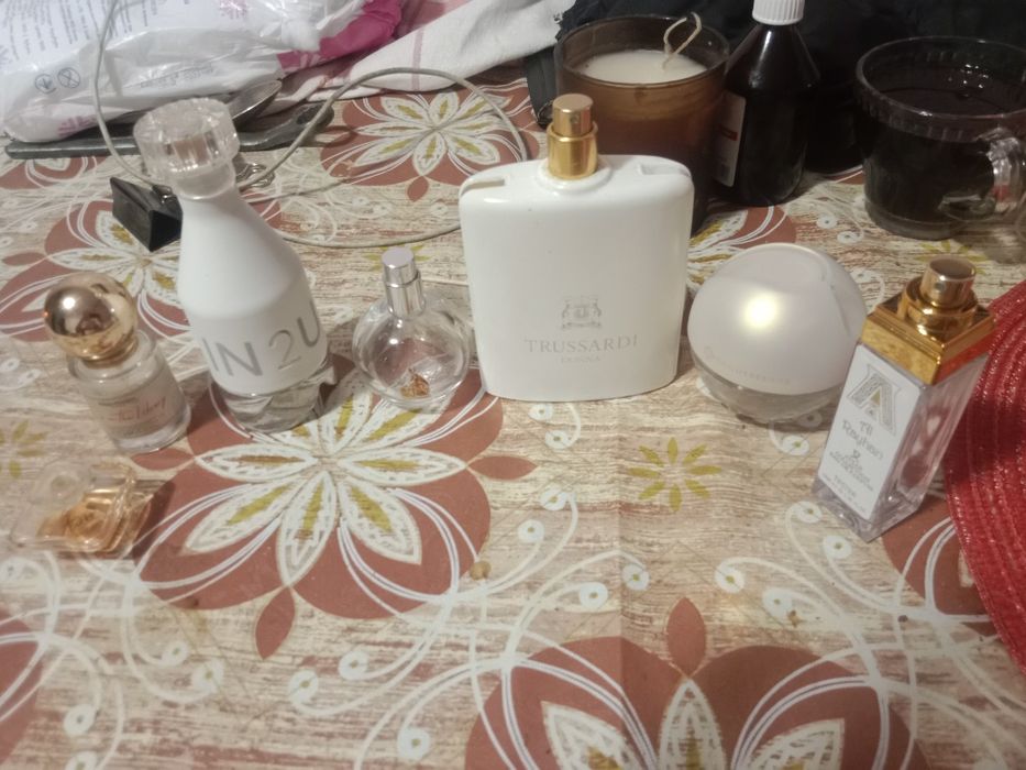 На выбор флакон от духов ,в колекцыю