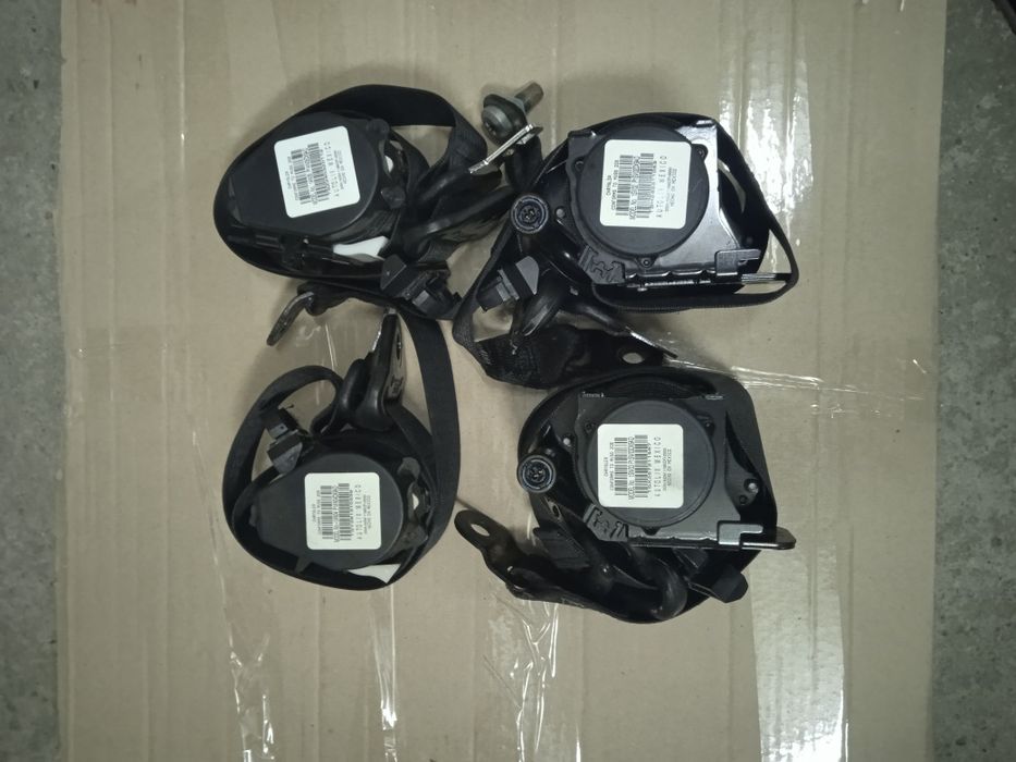 ПАСКИ БЕЗПЕКИ є 50шт Dodge JOURNEY/ Jeep Compass 2й 3ій ряд механічні