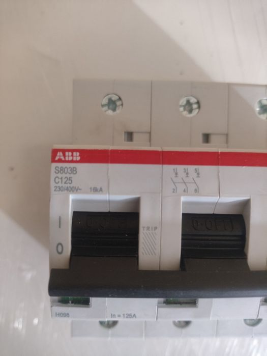 Disjuntor de alta performance, da marca ABB modelo S803B-C125