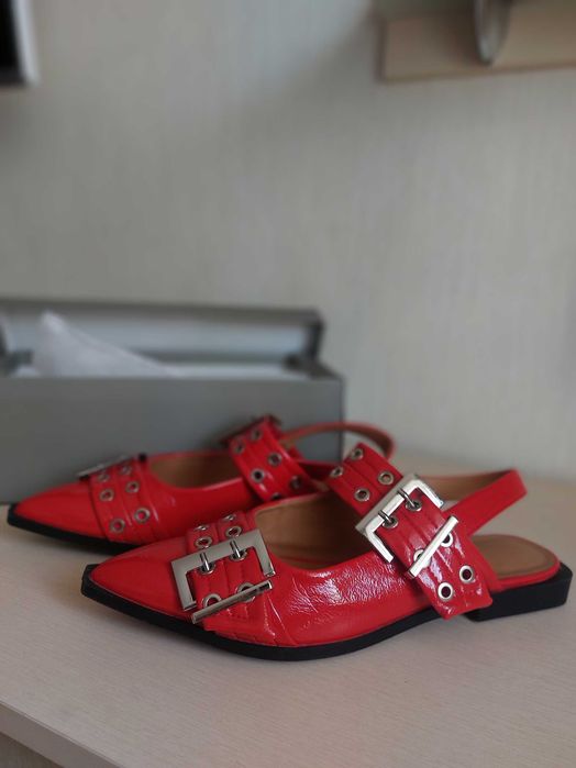 Туфлі балетки жіночі