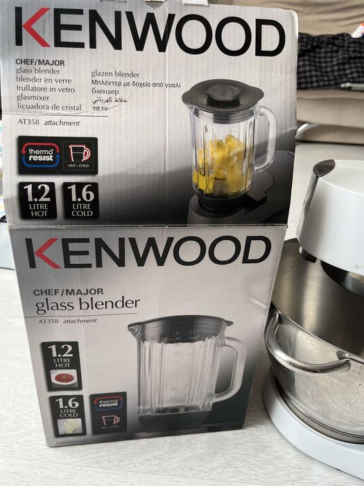 Комбайн Kenwood Titanium KMC10+ Блендер.