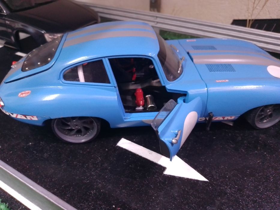 Miniatura 1/18 jaguar E