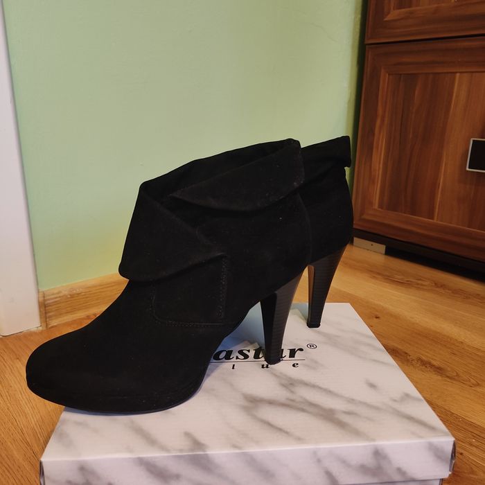 Botki damskie zamszowe Jennifer