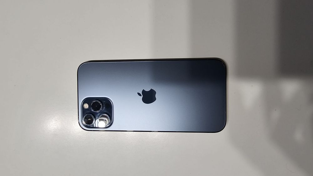 iPhone 12 pro max 100% baterii