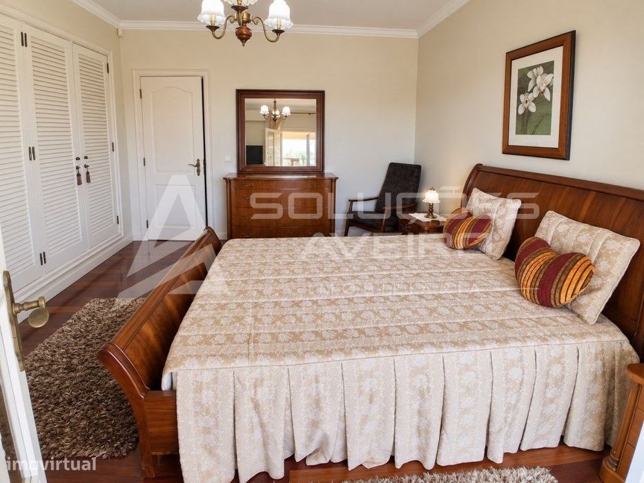 Moradia T4+1 | Piscina Coberta | Ginásio | Dois Lotes Urbanos | Cen...
