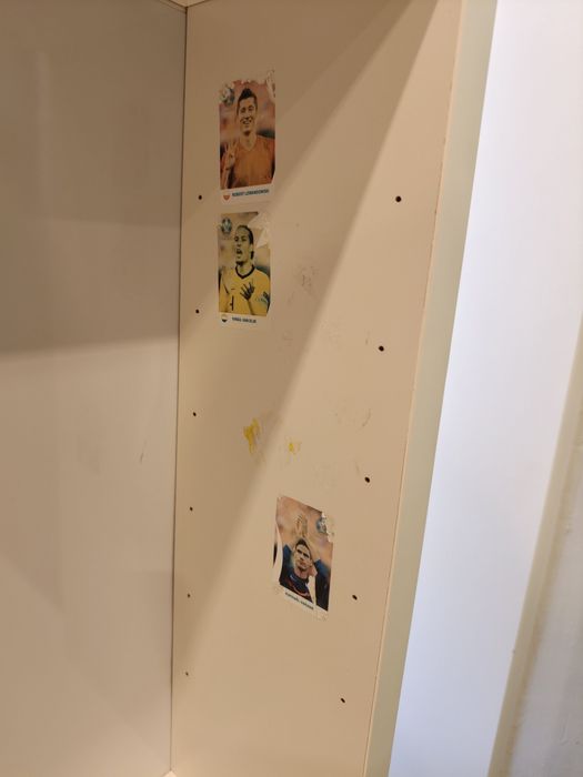 Sprzedam biurko i regał na książki. Ikea.