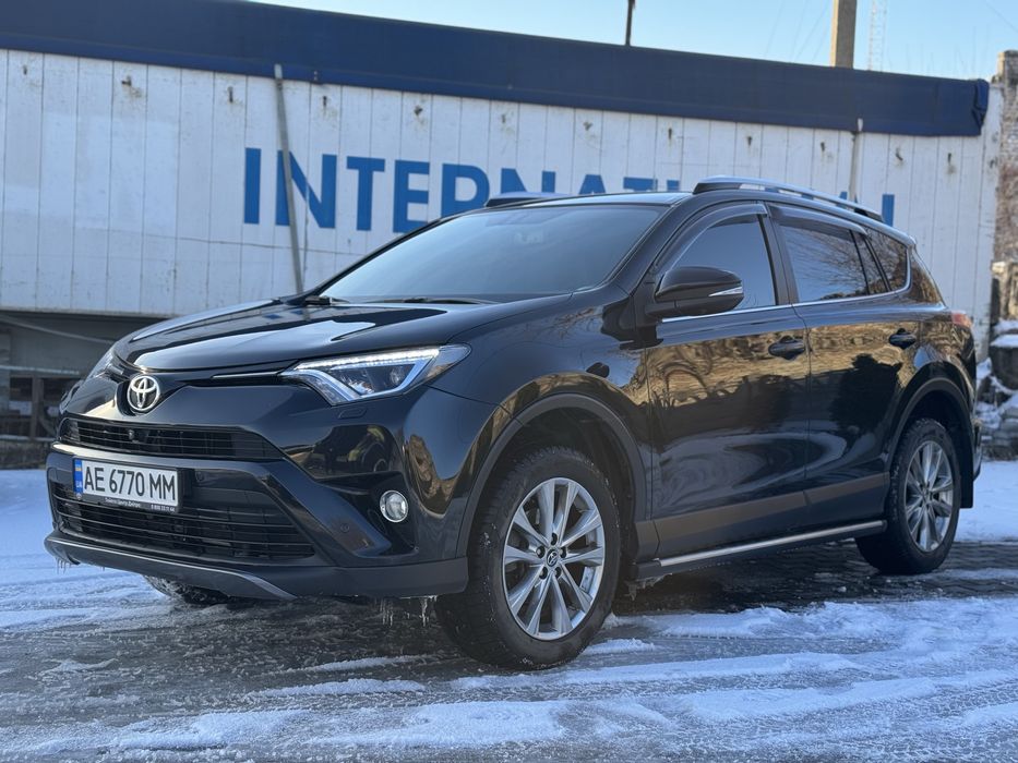 TOYOTA RAV4 повний привід офіційне авто