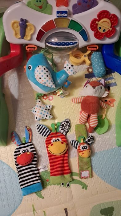 Дитячі підвісні іграшки