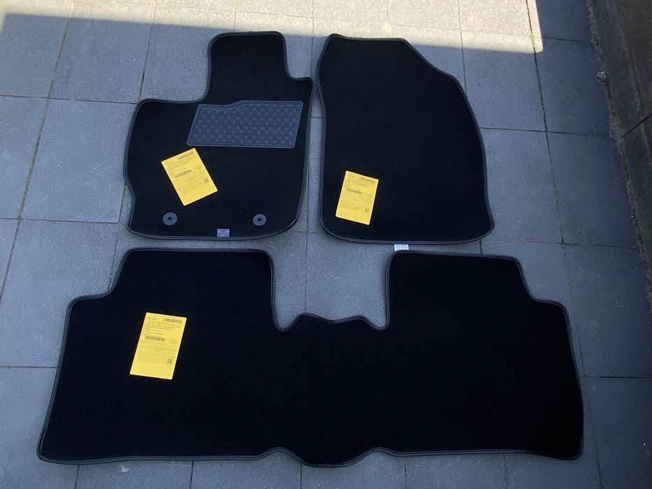 Dywaniki welurowe Toyota Prius III Wyprzedaz